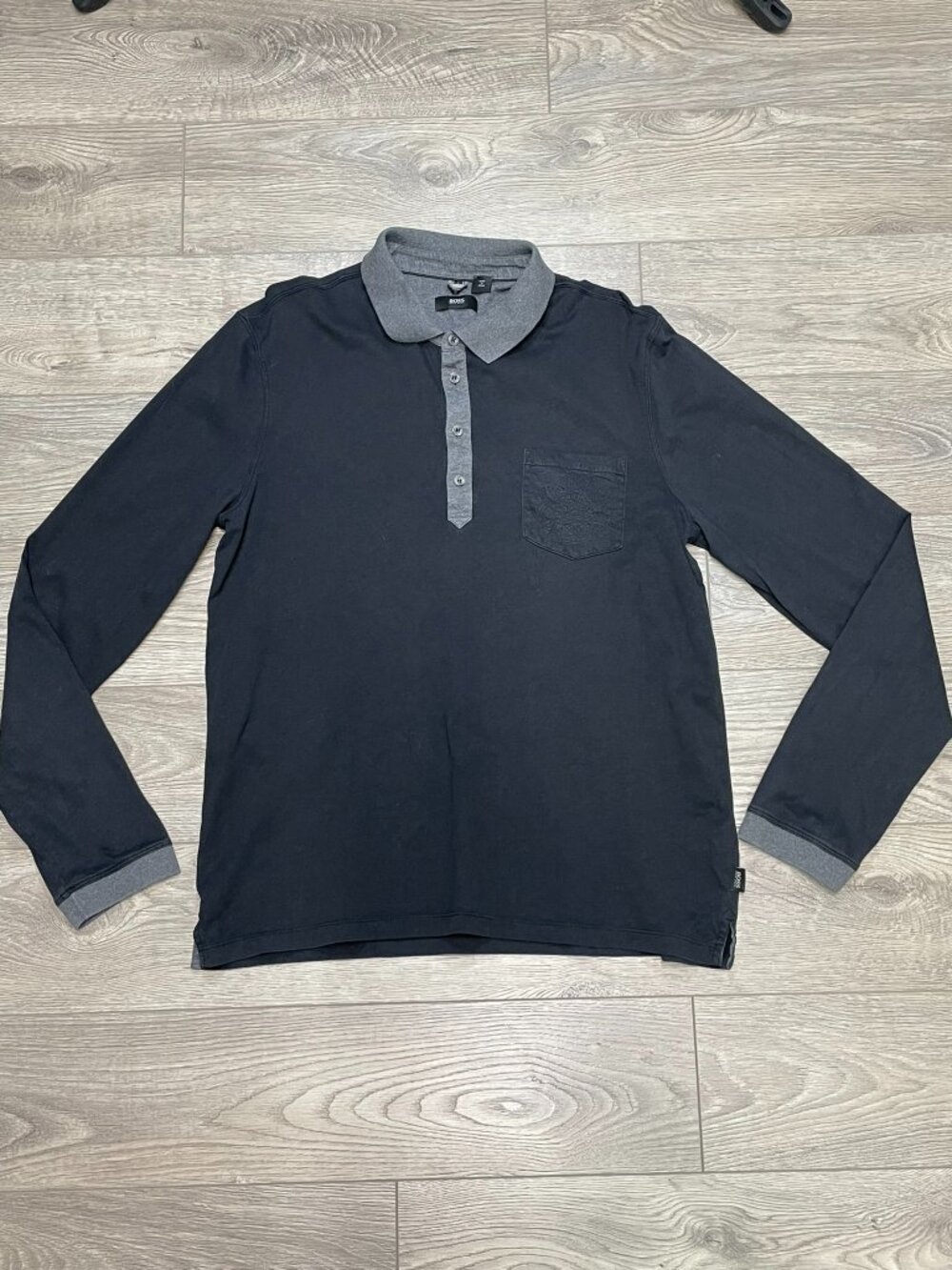 Hugo Boss Men’s Long Sleeve Polo Shirt XL Gray Contrast Collar Crest Pocket‎